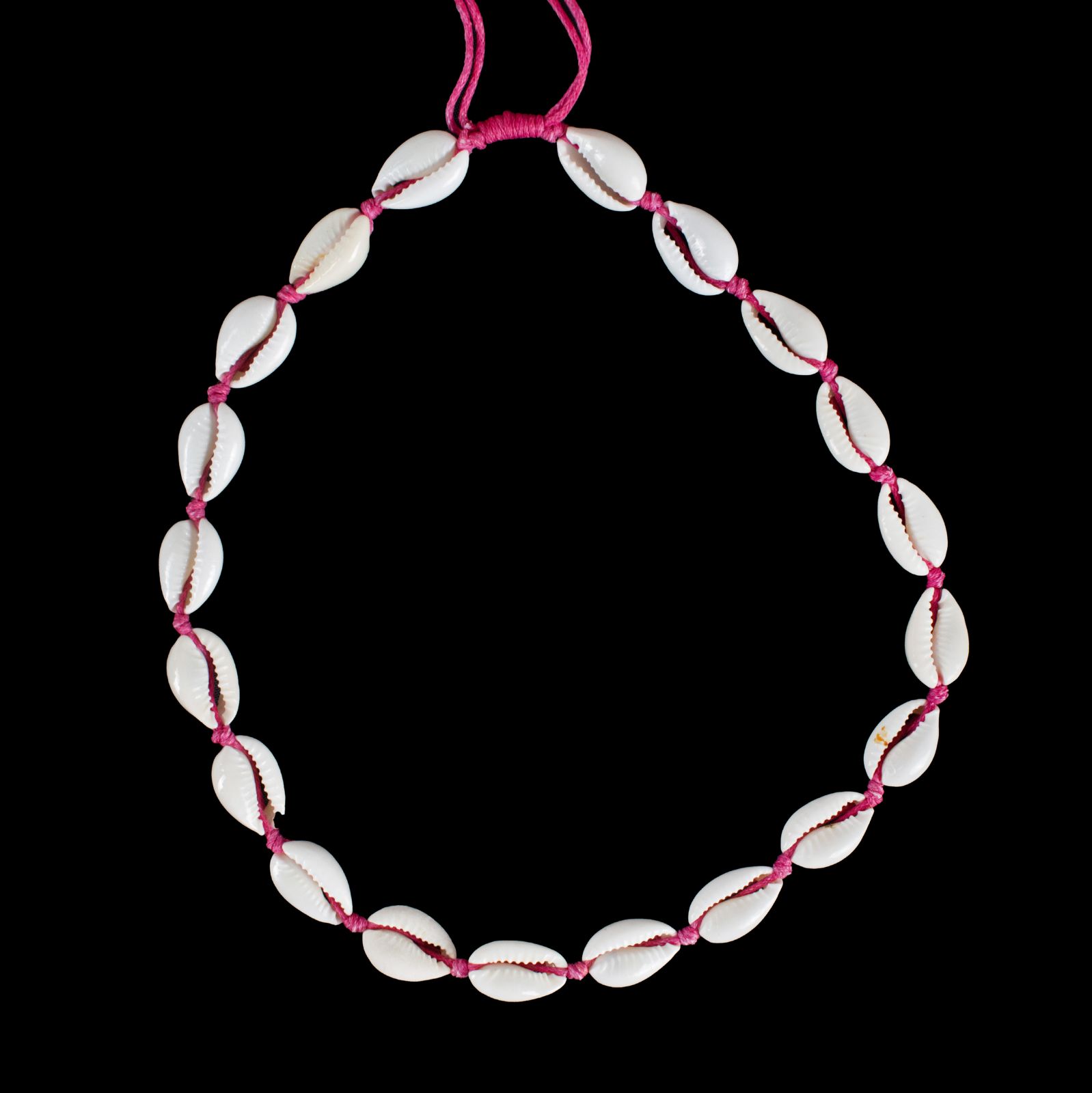 Makramee-Halskette mit Kauri-Muscheln - Luanna Dark Pink Thailand